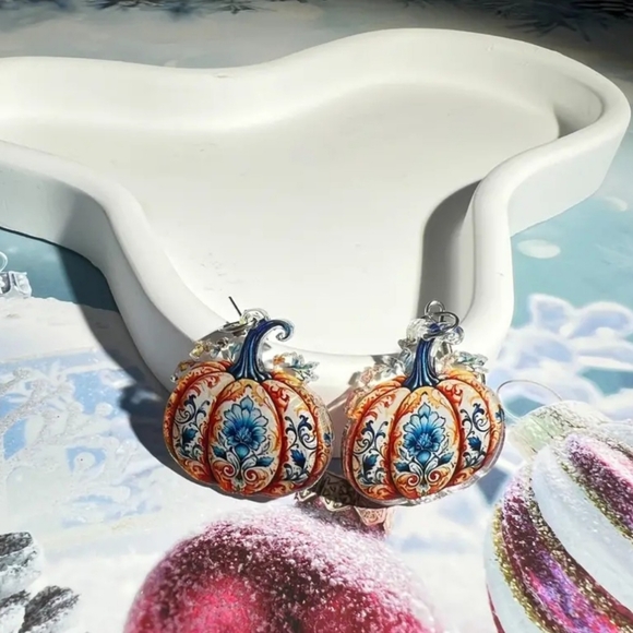 NEW Acrylic Pumpkin Drop Dangle Earrings - Picture 5 of 6